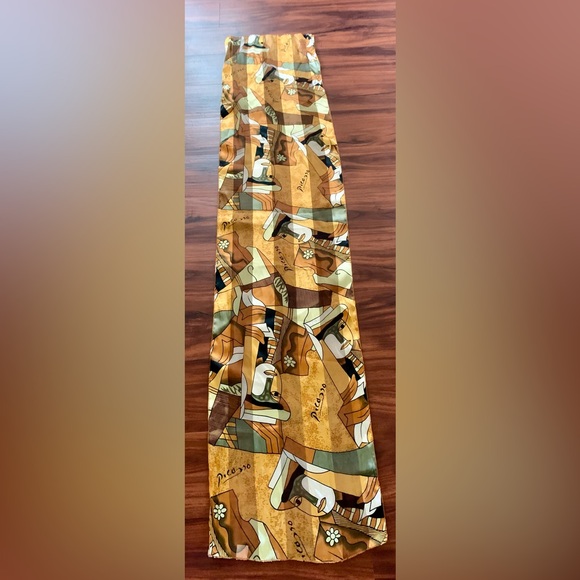 BEAUTIFUL PICASSO MULTI-COLOR SCARF. SO MANY WAYS TO WEAR THIS SCARF. - Picture 6 of 7